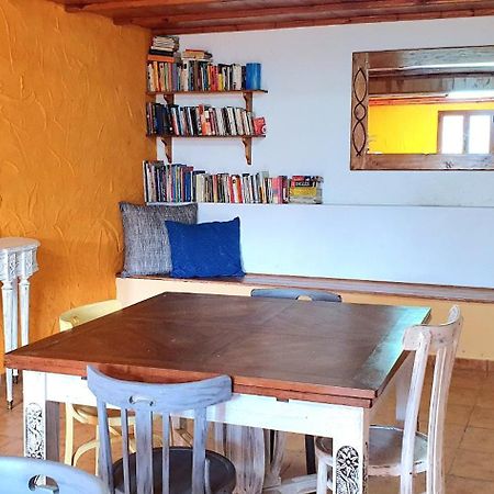 Casa Castel Turismo Rural Serrate Kültér fotó